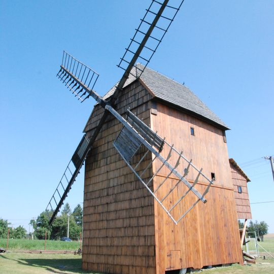 Windmill in Choltice