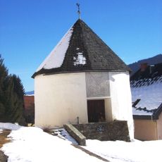 Ehem. Friedhof mit Karner hl. Michael, Kriegerdenkmal