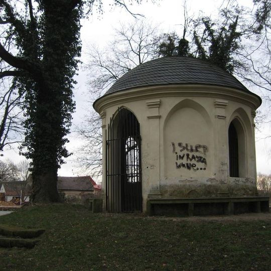 Kaple svaté Trojice u zámku v Přerově nad Labem