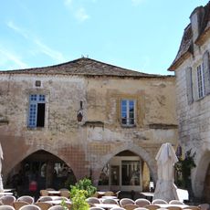 Maison d'angle à couvert, 12 place des Cornières, 18 rue Saint-Jacques