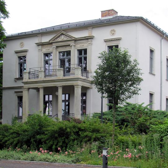 Villa Paradiesstraße 3