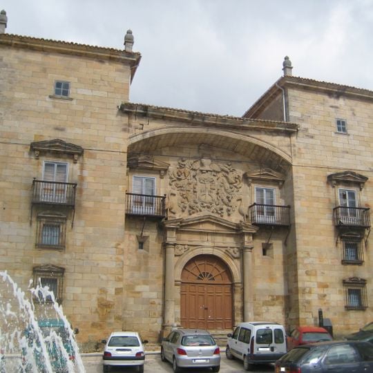 Chiloeches Palace, Espinosa de los Monteros