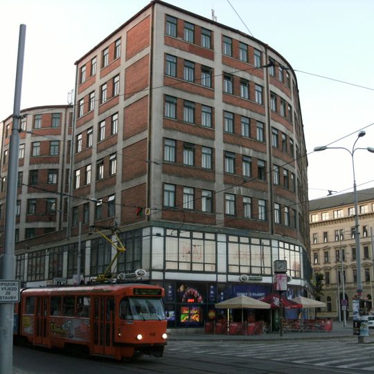 Novější část paláce Morava