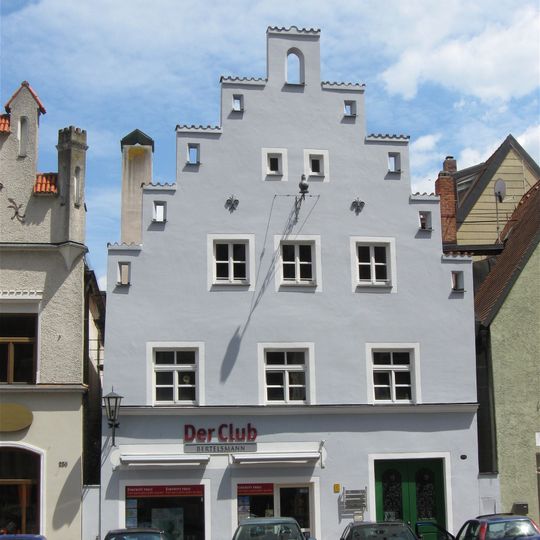 Wohn- und Geschäftshaus