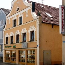 Wohn- und Geschäftshaus