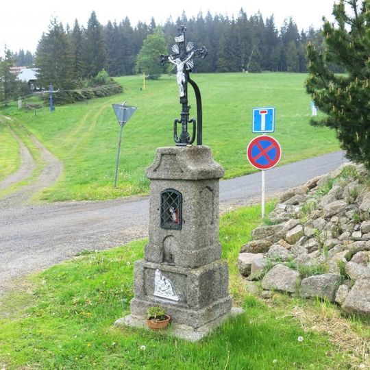 Kříž na rozcestí u domu 603 v Hraběticích