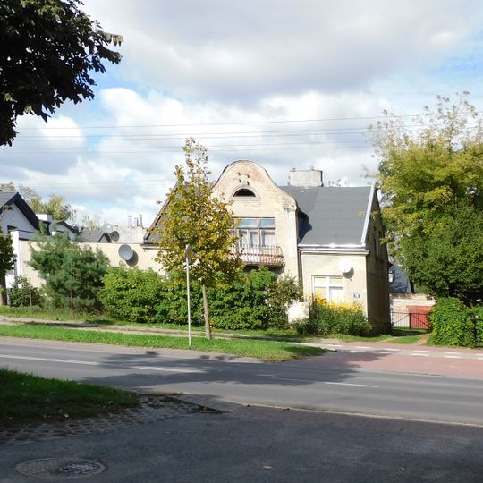 Dom przy ulicy Popularnej 15A