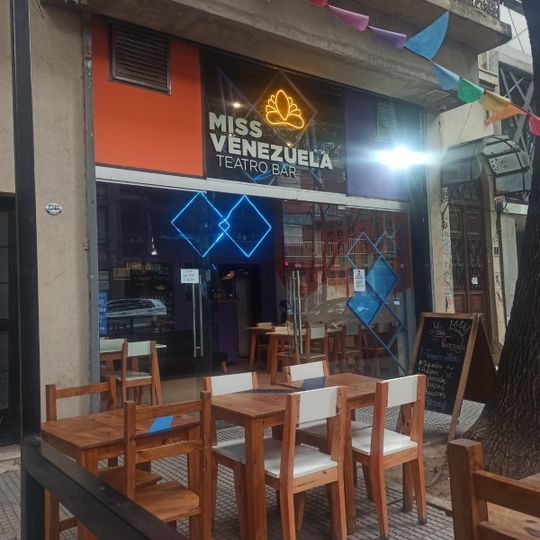 Miss venezuela teatro bar