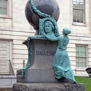 Daguerre Memorial