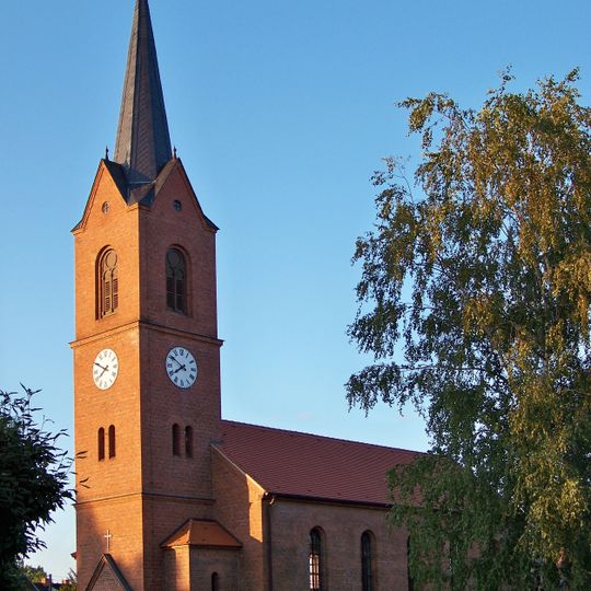Kirche mit Ausstattung, Kirchhof und Einfriedung Hauptstraße -
