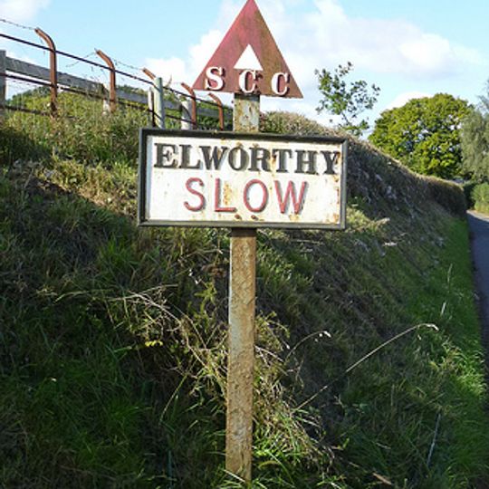 Sign Post At Ngr St 0851 3480