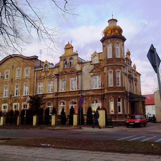 Willla dwurodzinna, ob. dom mieszkalny