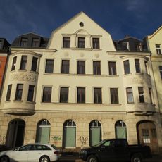 Mietshaus und Post in geschlossener Bebauung Limbacher Straße 148