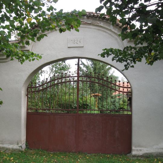 Brána usedlosti čp. 24