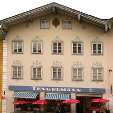 Ehemaliger Mairbräu, jetzt Wohn- und Geschäftshaus