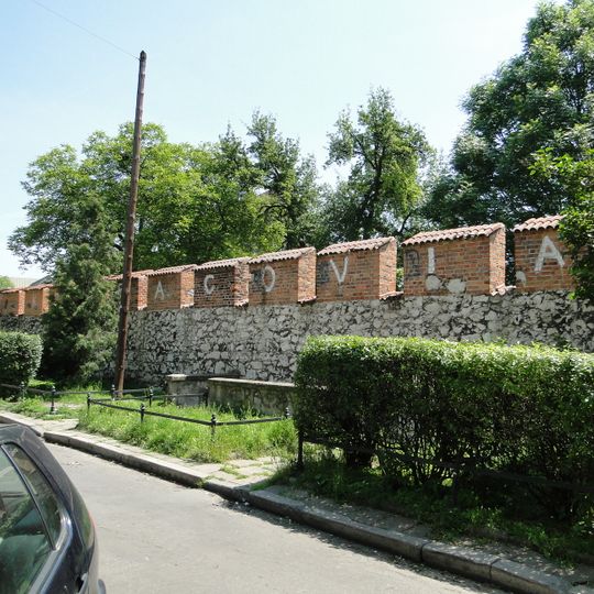 D. mur obronny miasta Kazimierza