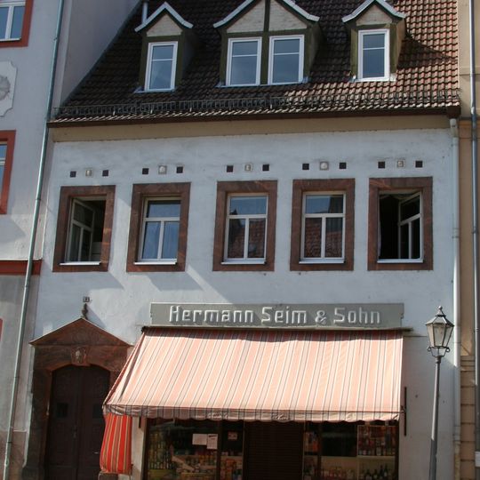Wohnhaus in geschlossener Bebauung