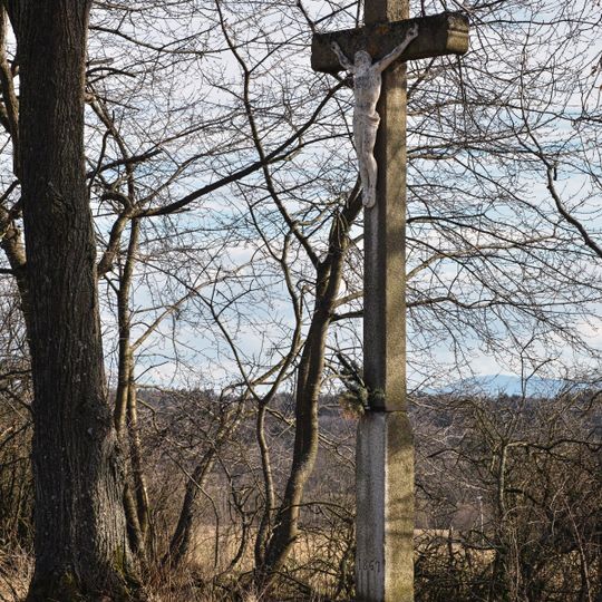 Kříž západně od Třebotovic