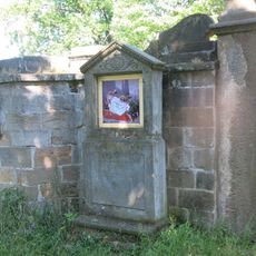 Kaplička Křížové cesty-XIV u kostela ve Starých Křečanech