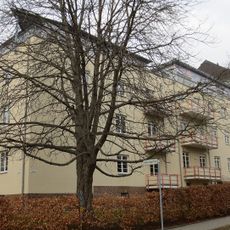 Wohnhauszeile (mit Kesselgarten 2) mit Vorgarten Salzstraße 61