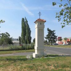 Boží muka na rohu ulic Šípková a Ke Stadionu v Odolena Vodě