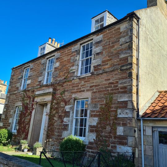 Elie, 10 Park Place, Baldionie