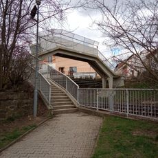 Lávka přes železniční trať u kostela svatého Václava v Brně