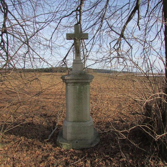 Kříž severně od Horní Cerekve u rybníka Hladov
