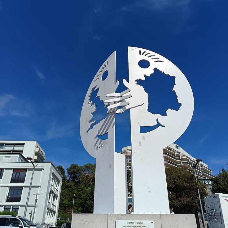 "Shake Hand" aussi appelé "l'entente cordiale" de Bruno Maillard