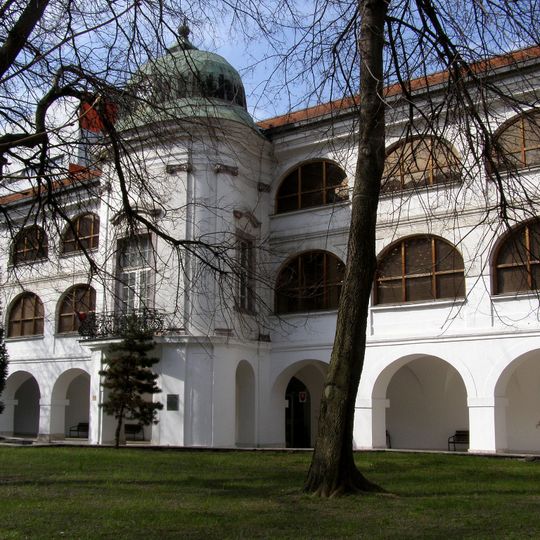 SNG, Vodné kasárne