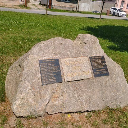 Pomník padlým v Senožatech