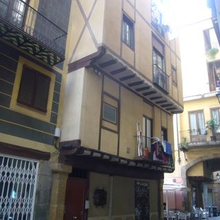 Building in carrer Caputxes, 3