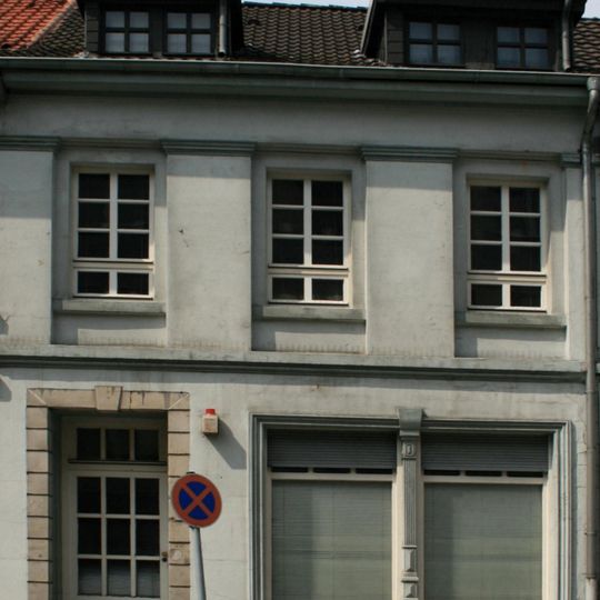 Friedrich-Ebert-Straße 99