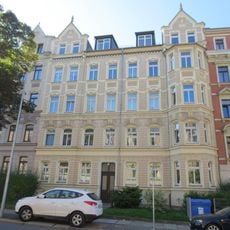 Mietshaus in geschlossener Bebauung mit Vorgarten Barbarossastraße 99