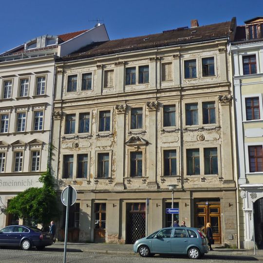 Wohnhaus in geschlossener Bebauung, mit winkligem Hintergebäude Obermarkt 26