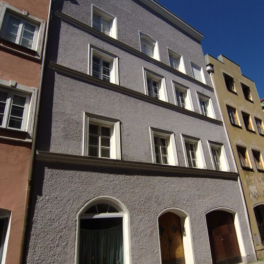 Wohn- und Geschäftshaus