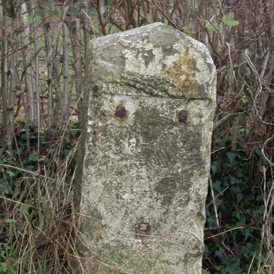 Milestone, a mile E of Cucklington village on B3081