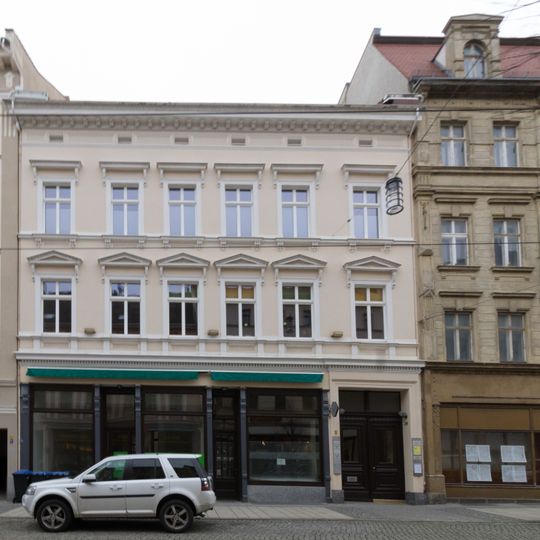 Wohnhaus mit Laden in geschlossener Bebauung und Hintergebäude Berliner Straße 24, 24a