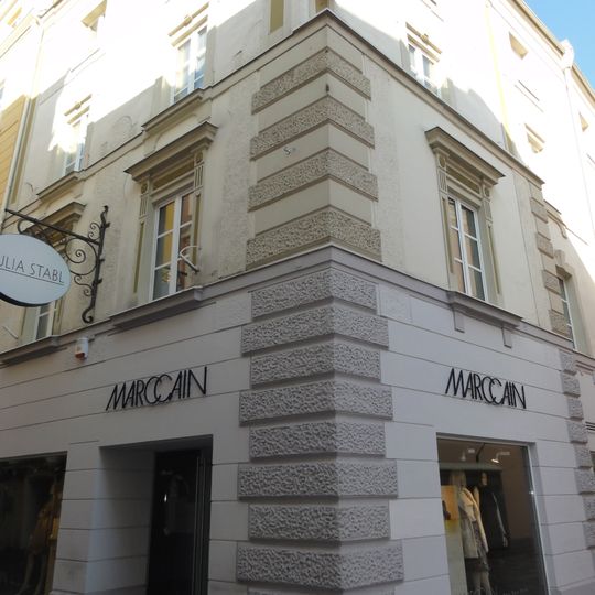 Wohn- und Geschäftshaus