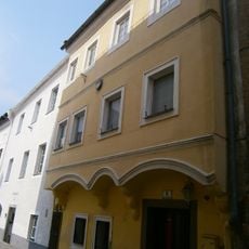 Bürgerhaus (ehem. Gasthaus) und Teil der inneren Stadtmauer
