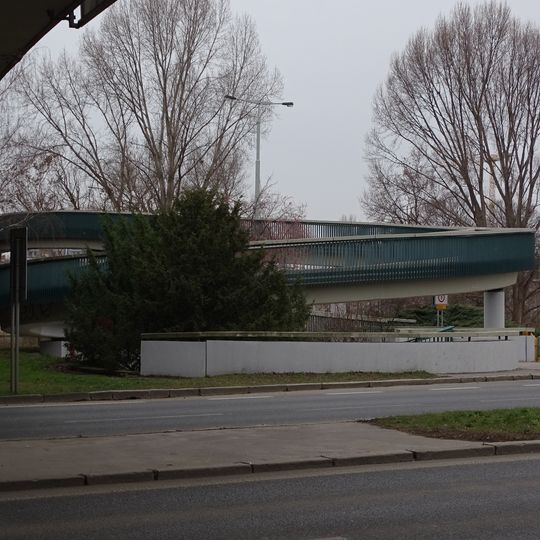 Pěší rampa na most Barikádníků