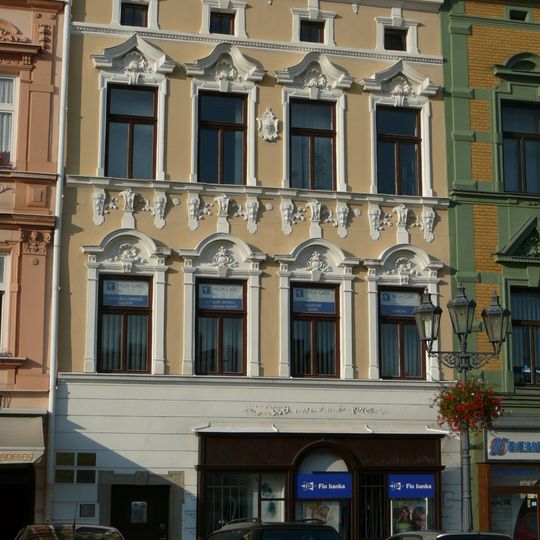 Zámecké náměstí 42