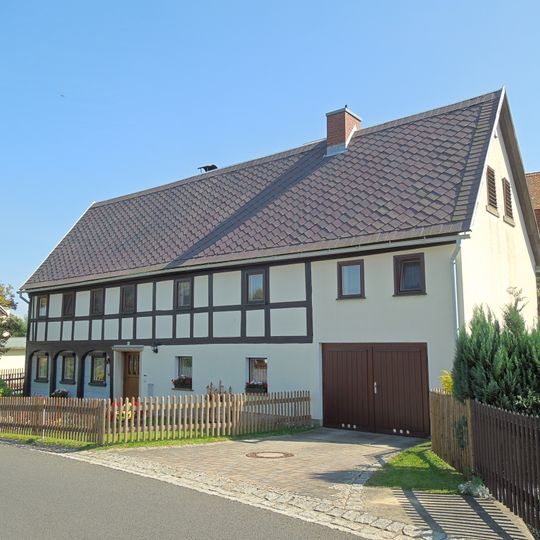 Obere Dorfstraße 11