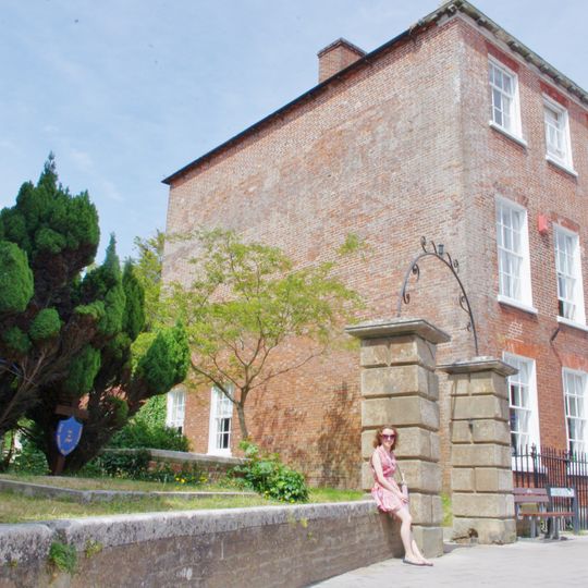 Ivy House No 63 And Area Railings Twynham House