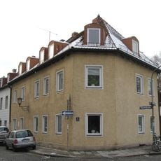 Mondstraße 2