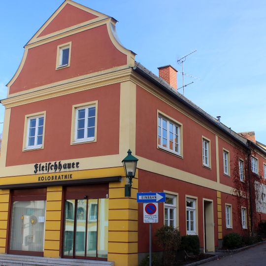 Wohn- und Geschäftshaus