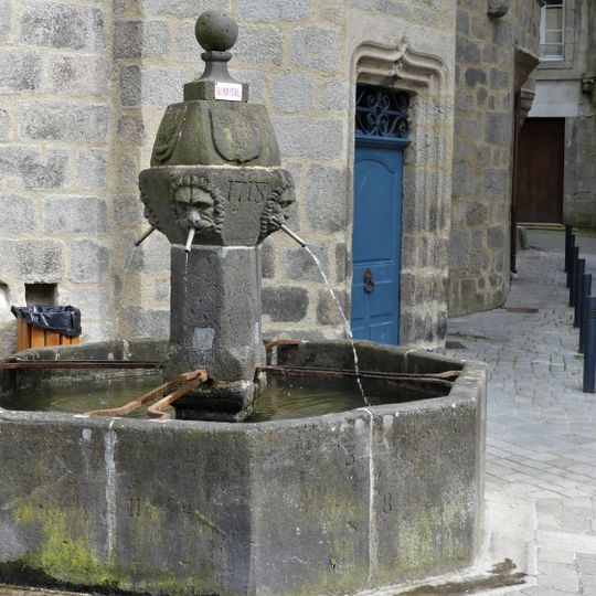 Fontaine de la place de l'Ancienne-Halle