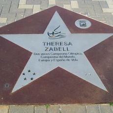 Placa a Theresa Zabell