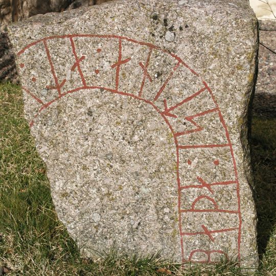 Östergötlands runinskrifter 107