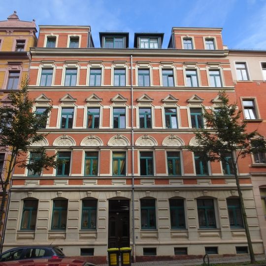 Mietshaus in geschlossener Bebauung Kanzlerstraße 58